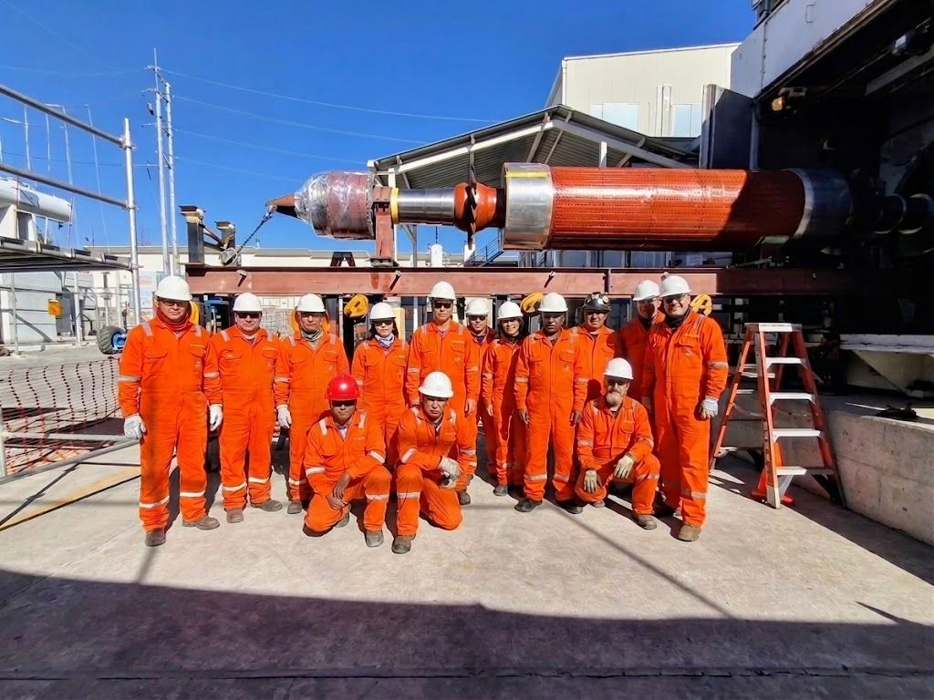 Cuadrilla de Tesla Turbo frente al rotor de generador extraído